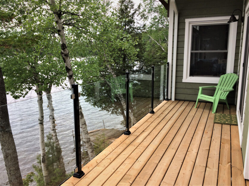  Decor Innovations & Distinctive Rail