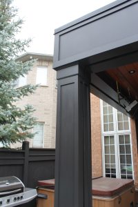  Decor Innovations & Distinctive Rail
